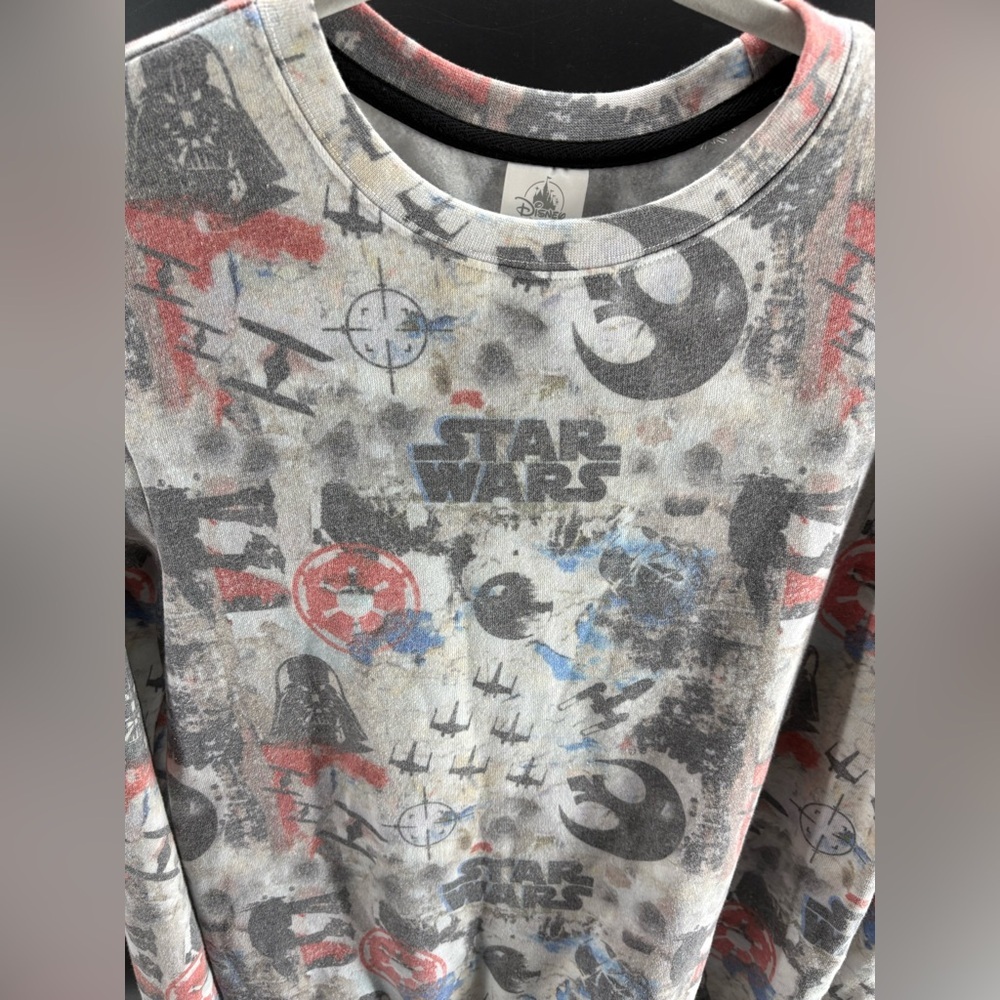 Disney Parks Adult Sweatshirt Gray Black Medium Star Wars Darth Vader Adult